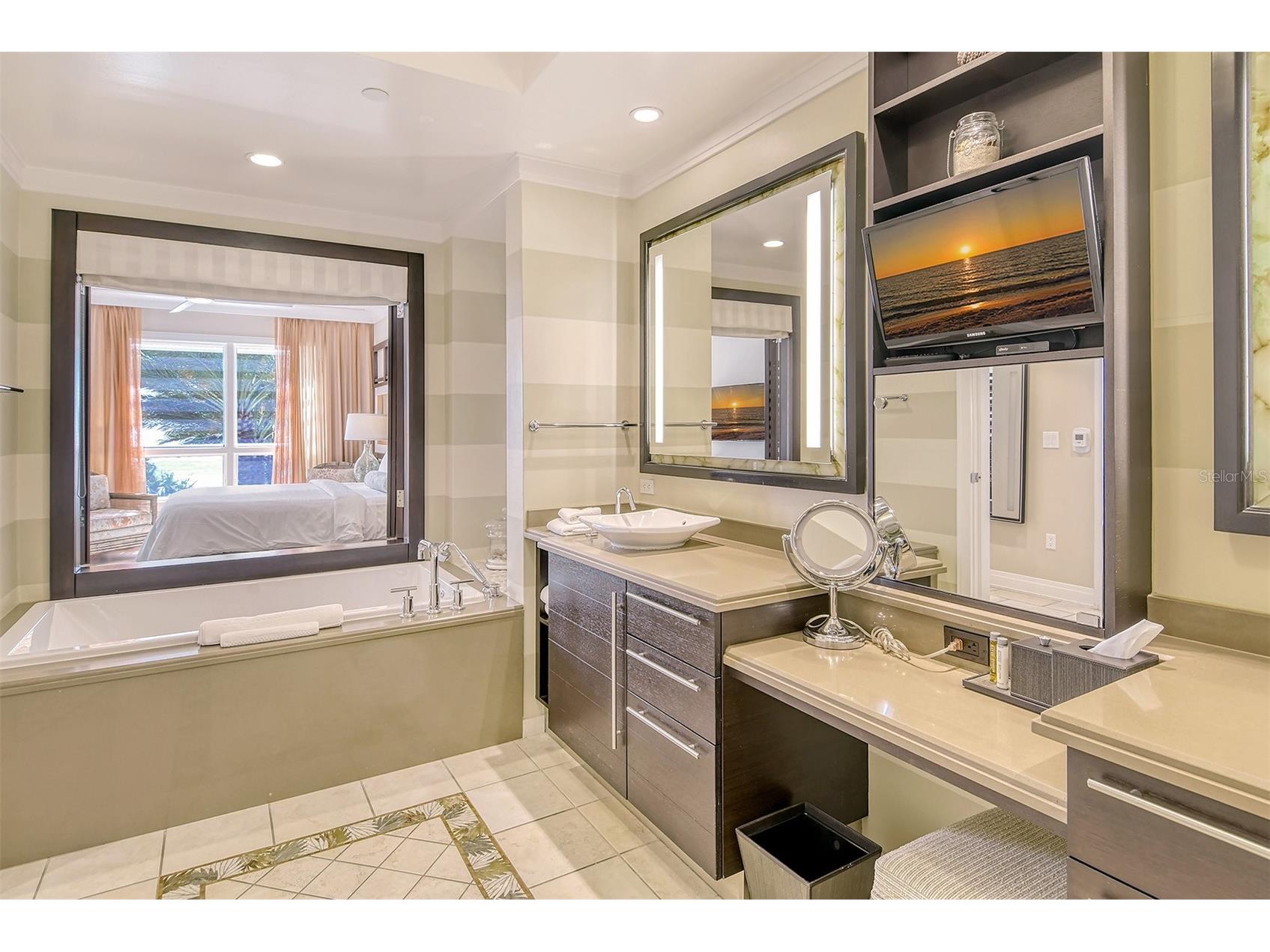 915 Seaside Drive #511 WEEKS 16-17 Sarasota FL 34242 - GULF OF MEXICO A4677773 image17