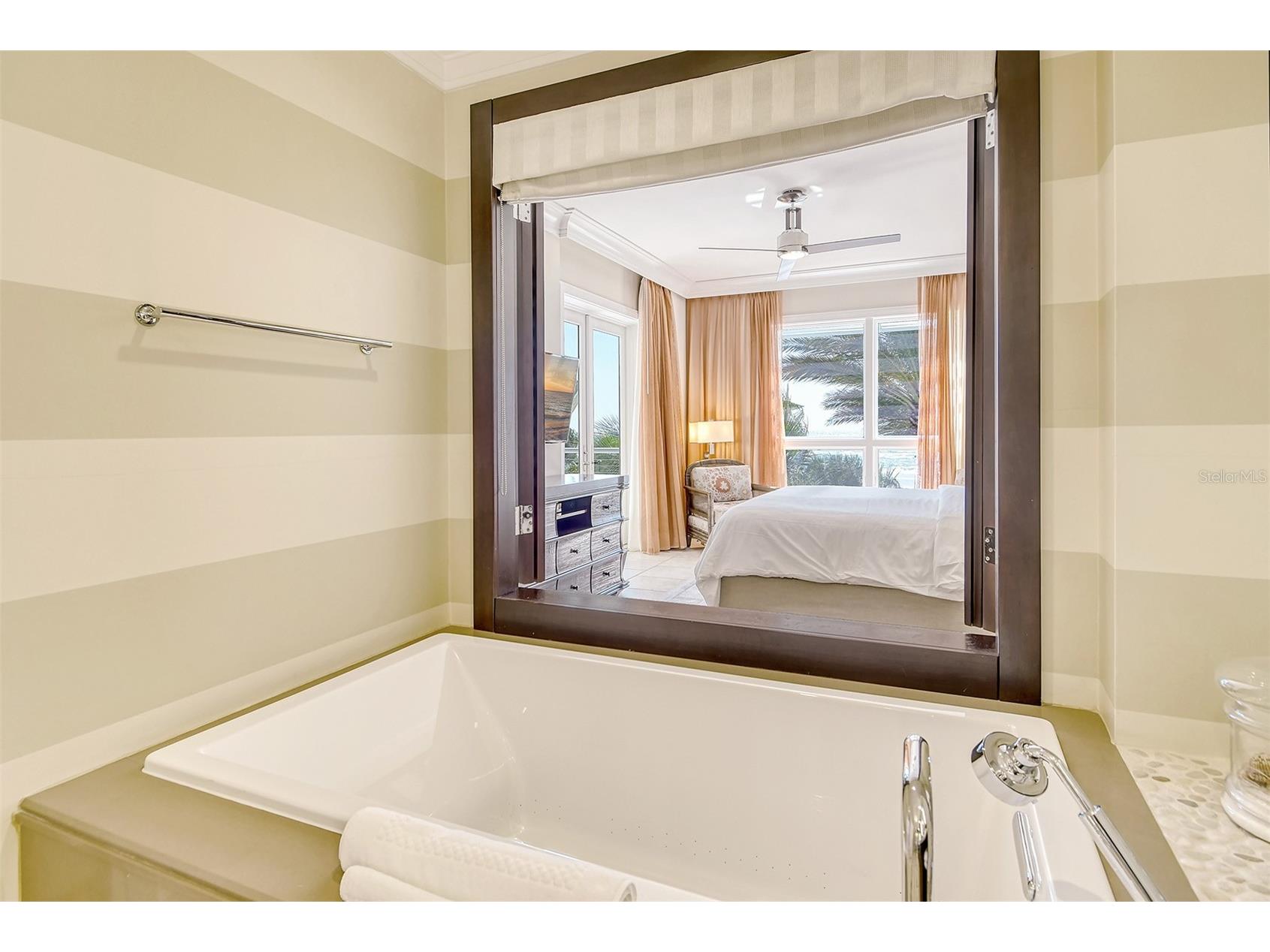 915 Seaside Drive #511 WEEKS 16-17 Sarasota FL 34242 - GULF OF MEXICO A4677773 image18