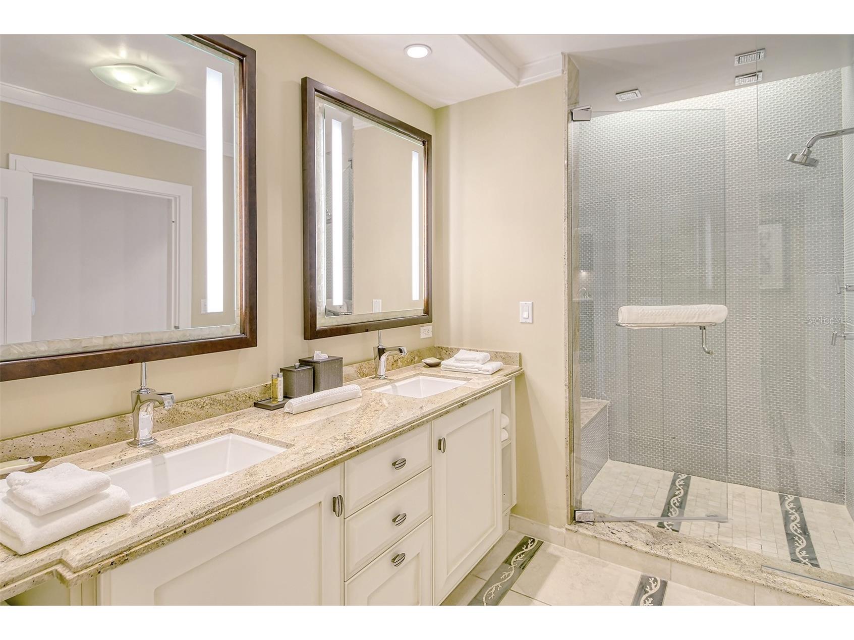 915 Seaside Drive #511 WEEKS 16-17 Sarasota FL 34242 - GULF OF MEXICO A4677773 image23