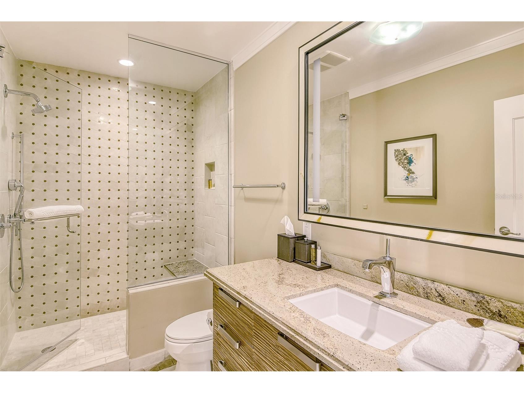 915 Seaside Drive #511 WEEKS 16-17 Sarasota FL 34242 - GULF OF MEXICO A4677773 image25