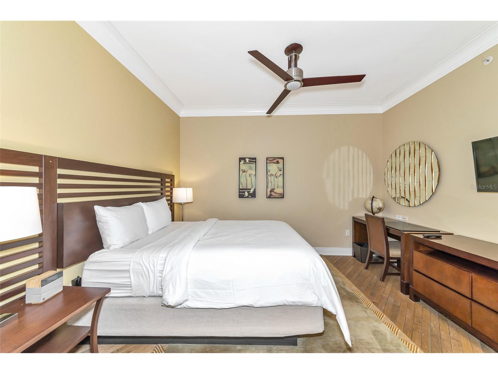 915 Seaside Drive #604 Sarasota FL 34242 - GULF OF MEXICO A4633988 image36