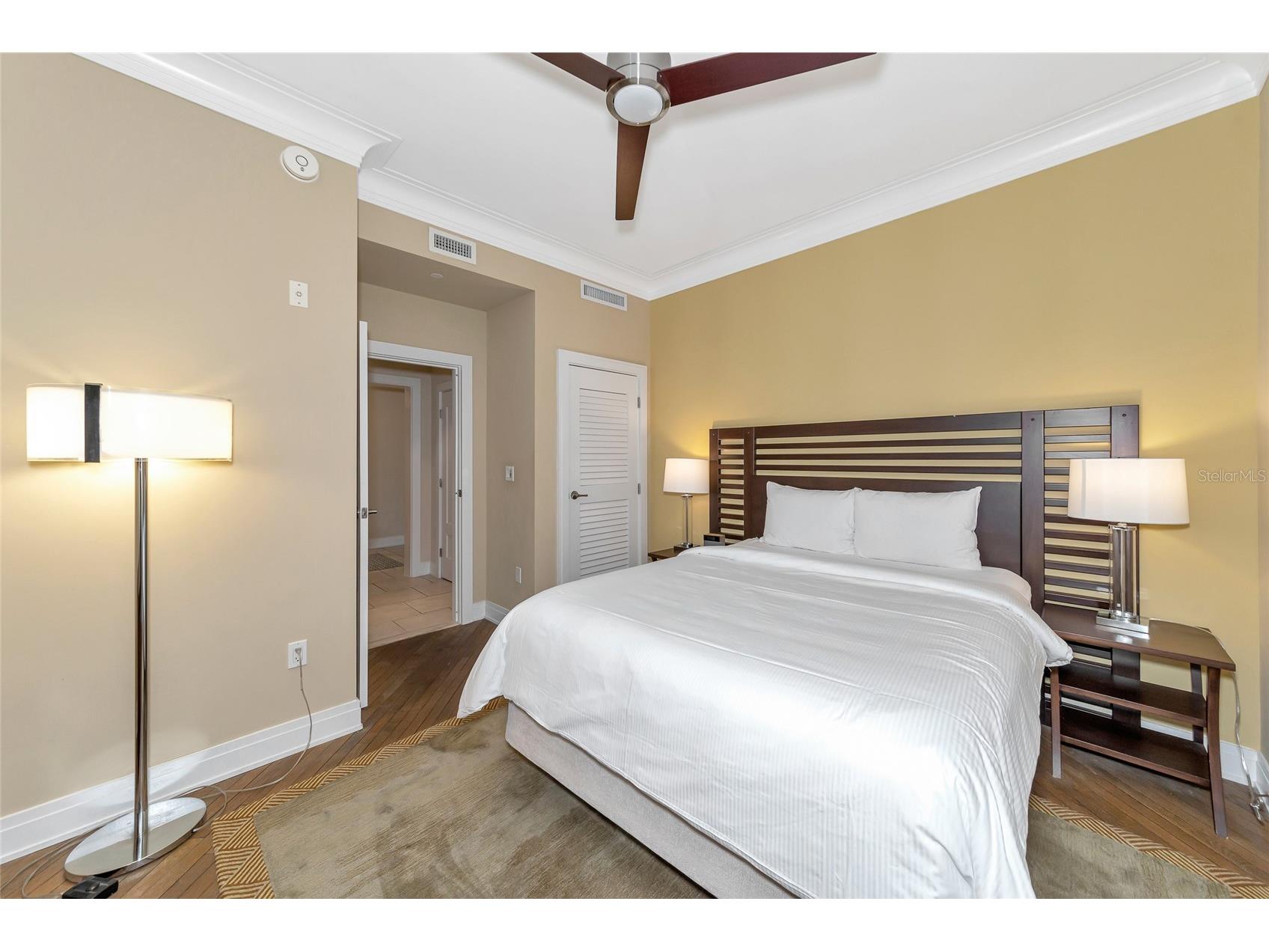 915 Seaside Drive #604 Sarasota FL 34242 - GULF OF MEXICO A4633988 image37