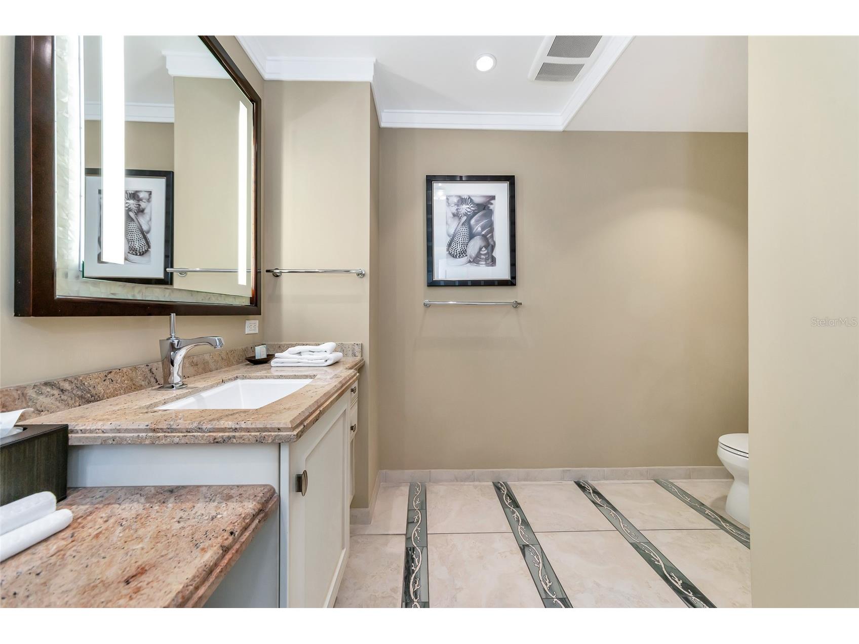 915 Seaside Drive #604 Sarasota FL 34242 - GULF OF MEXICO A4633988 image45