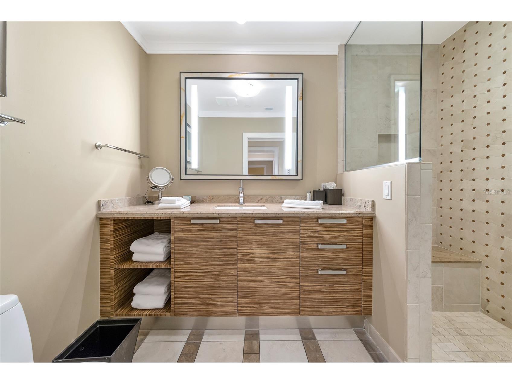 915 Seaside Drive #604 Sarasota FL 34242 - GULF OF MEXICO A4633988 image49