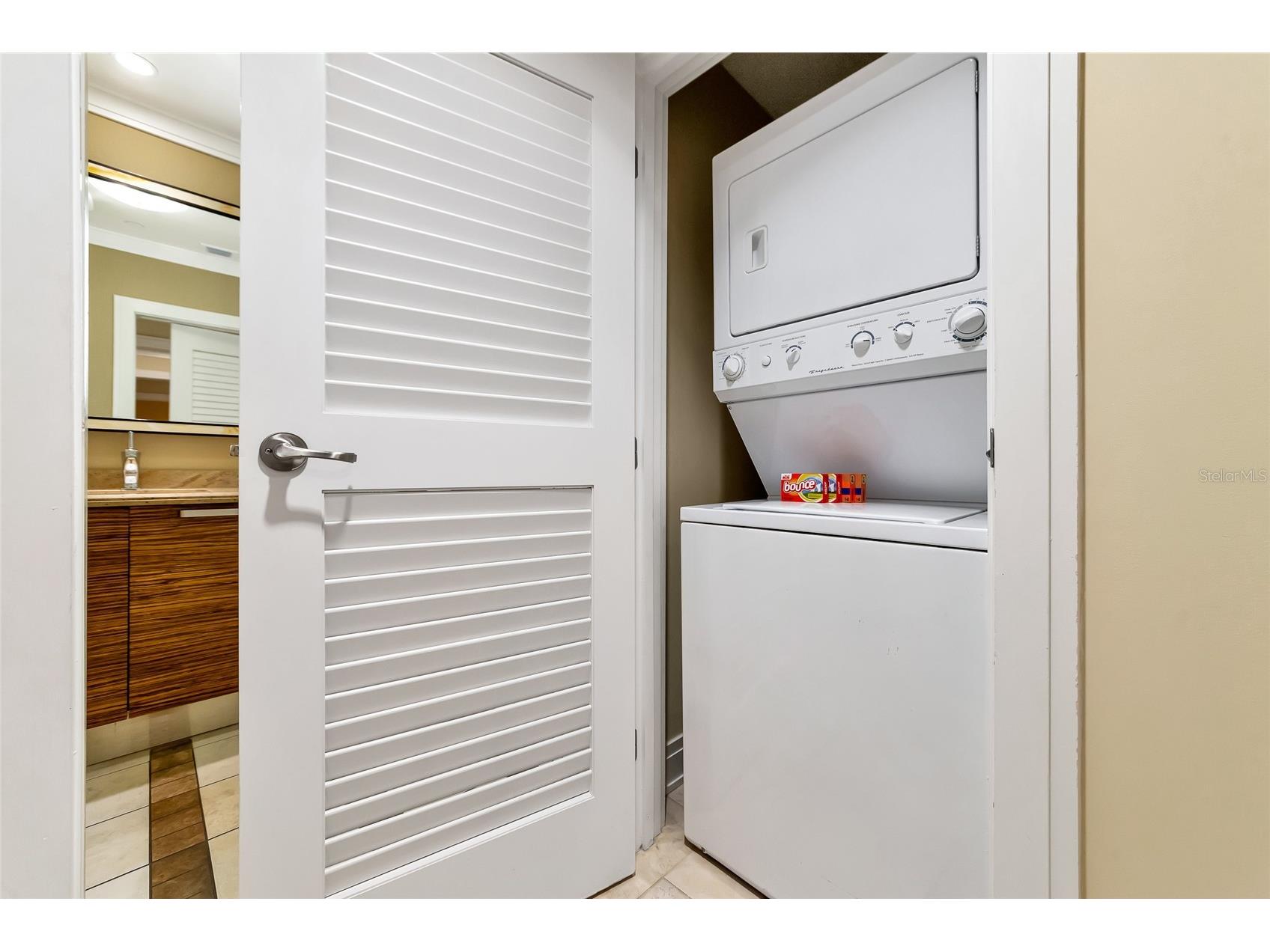 915 Seaside Drive #604 Sarasota FL 34242 - GULF OF MEXICO A4633988 image51