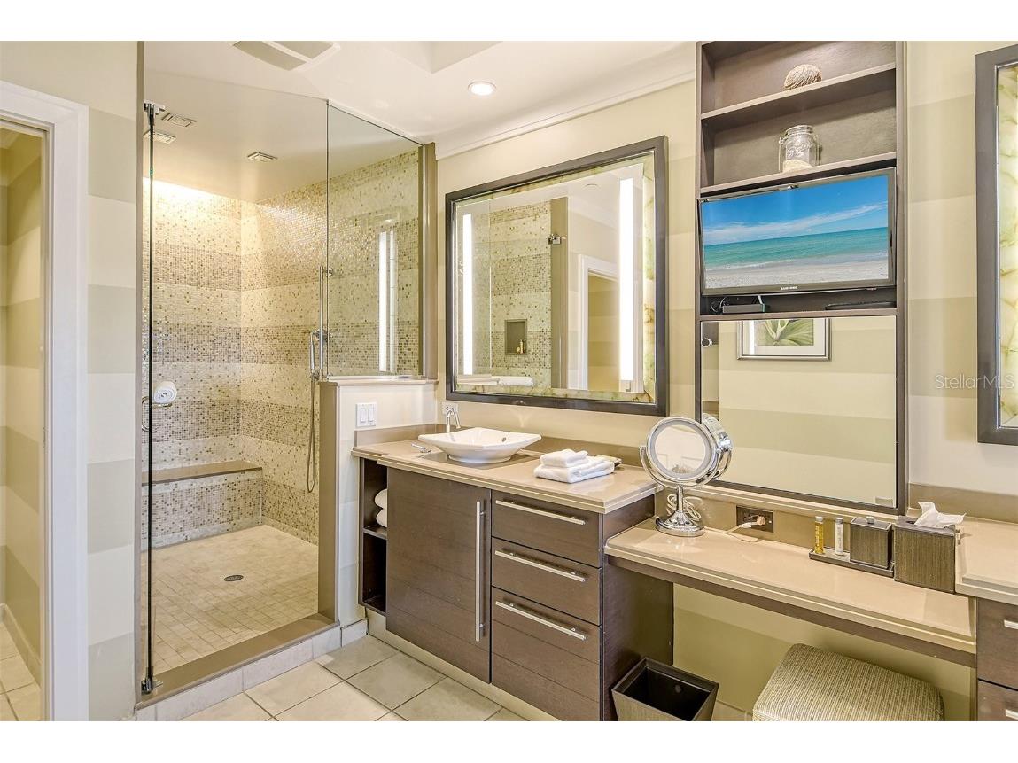 915 Seaside Drive #606 WEEKS 14-17 Sarasota FL 34242 - GULF OF MEXICO A4674994 image21