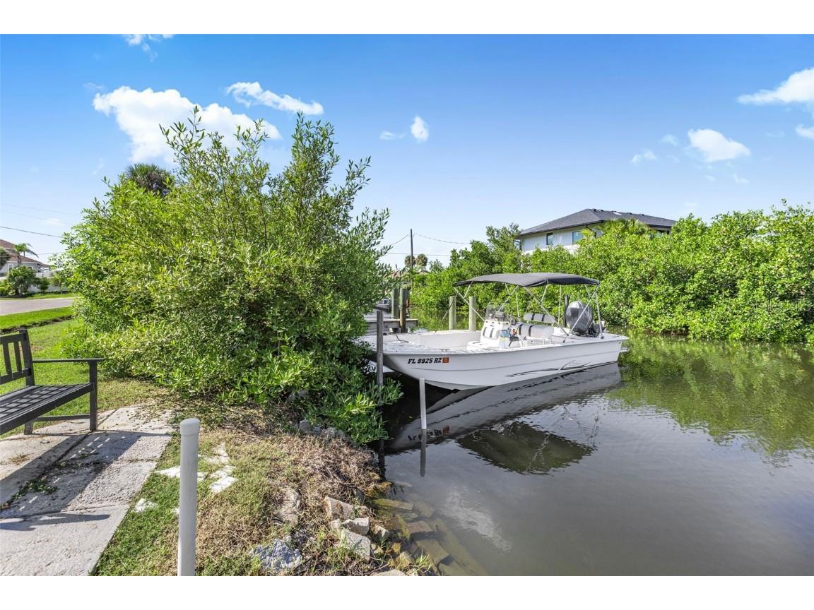 915 Suncrest Lane Englewood FL 34223 - LEMON BAY A4664610 image6