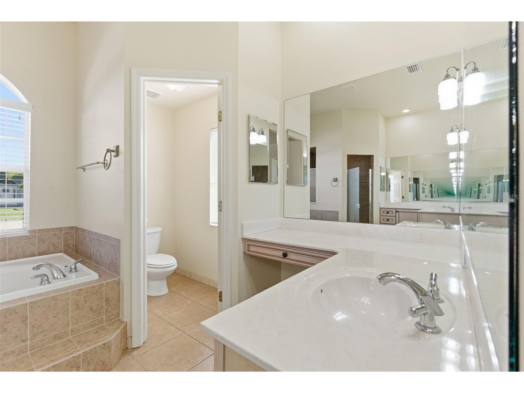 915 Vista Verde Lane Ruskin FL 33573 TB8473475 image25