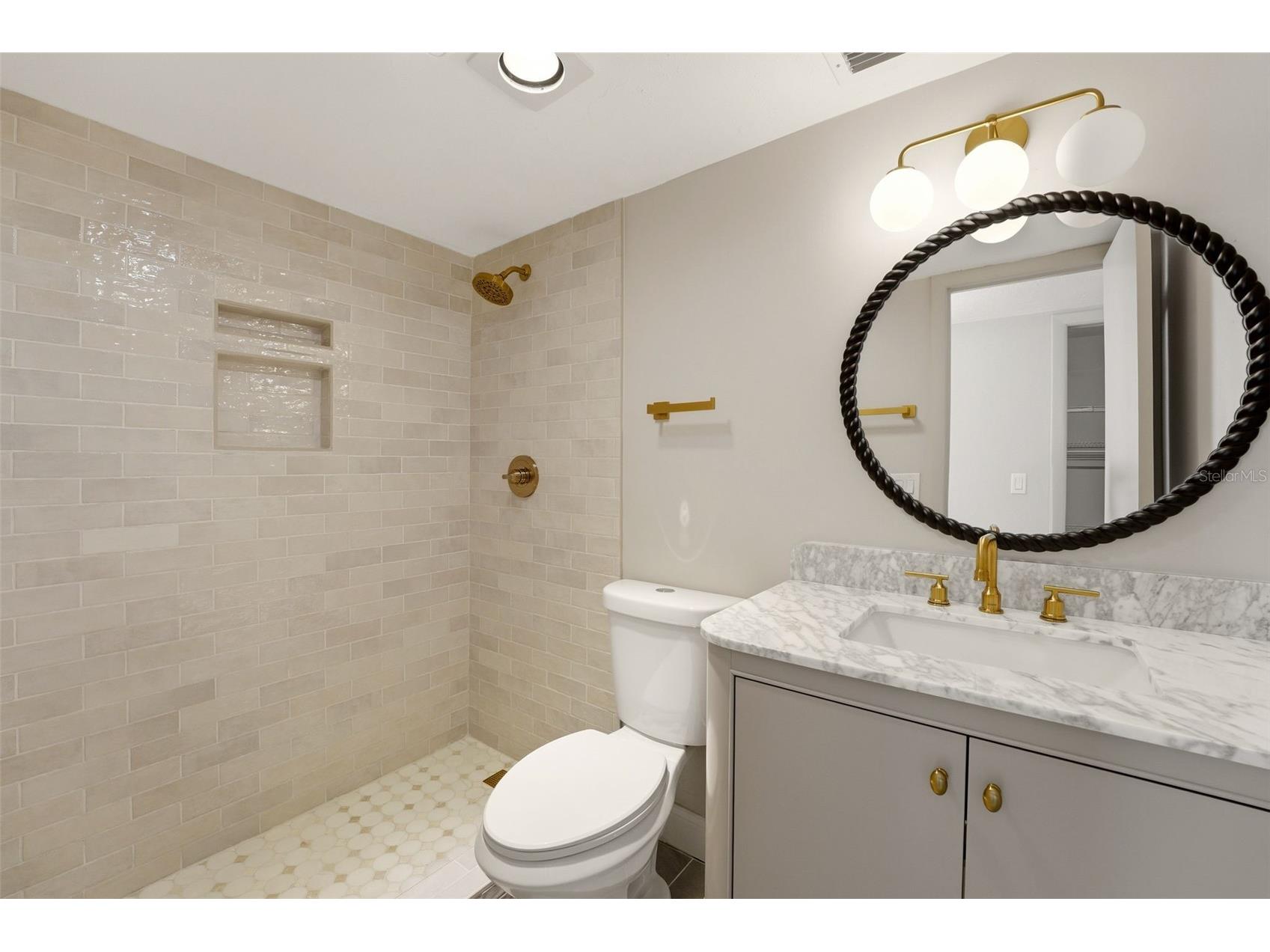 9150 Blind Pass Road #206 Sarasota FL 34242 C7526359 image17