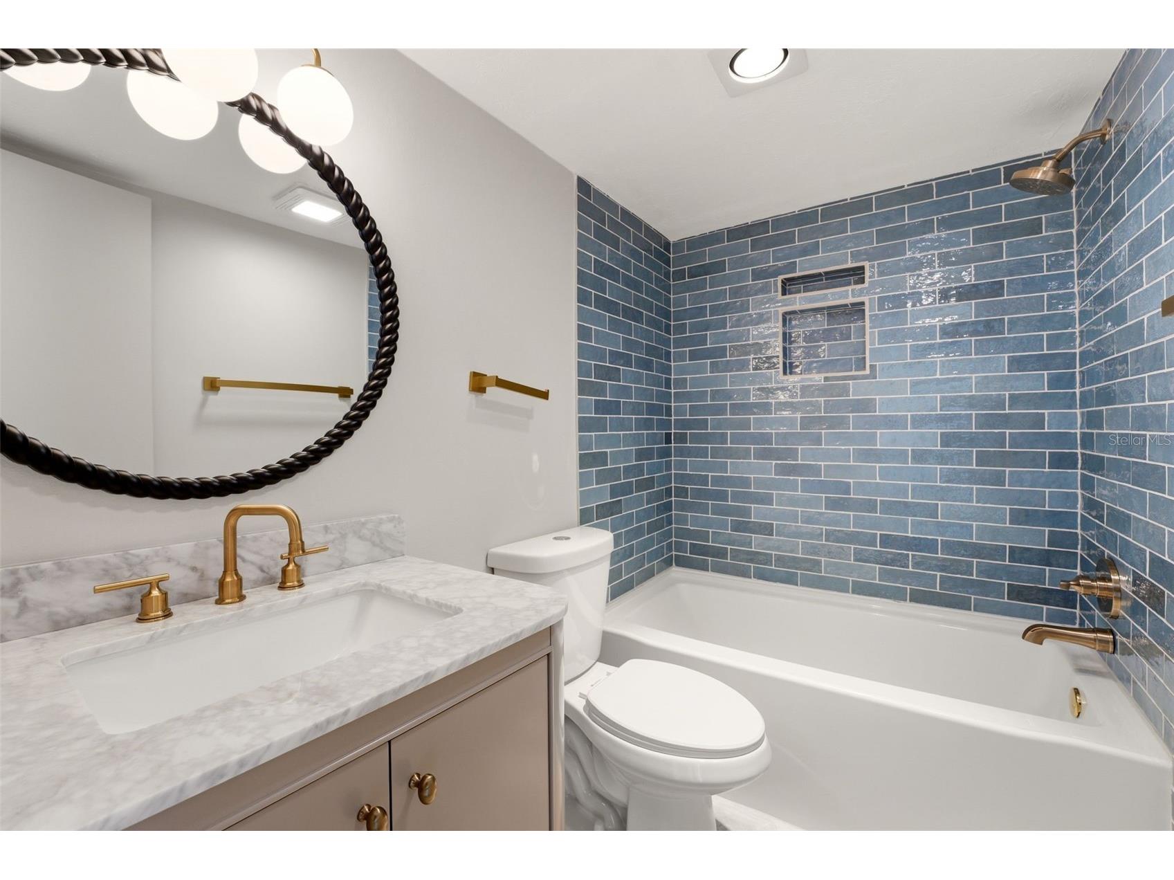 9150 Blind Pass Road #206 Sarasota FL 34242 C7526359 image23