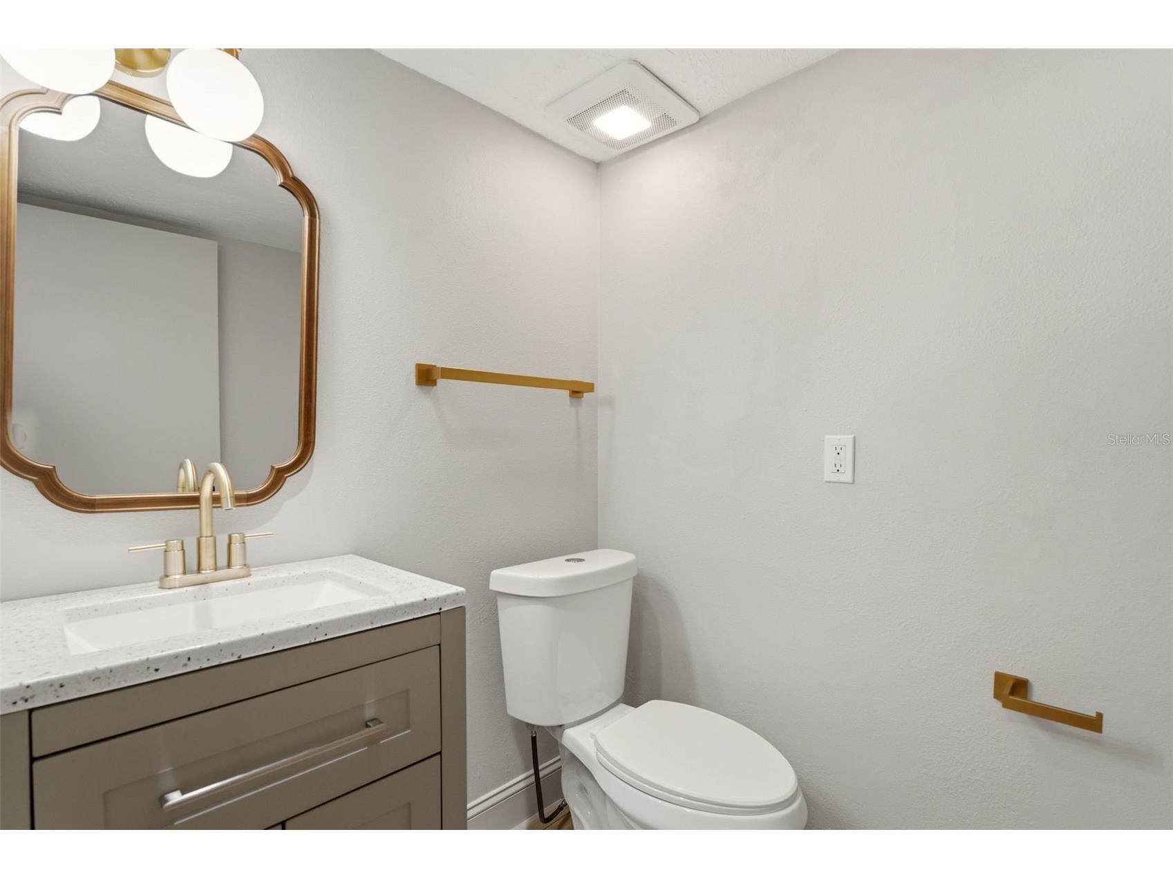 9150 Blind Pass Road #206 Sarasota FL 34242 C7526359 image27