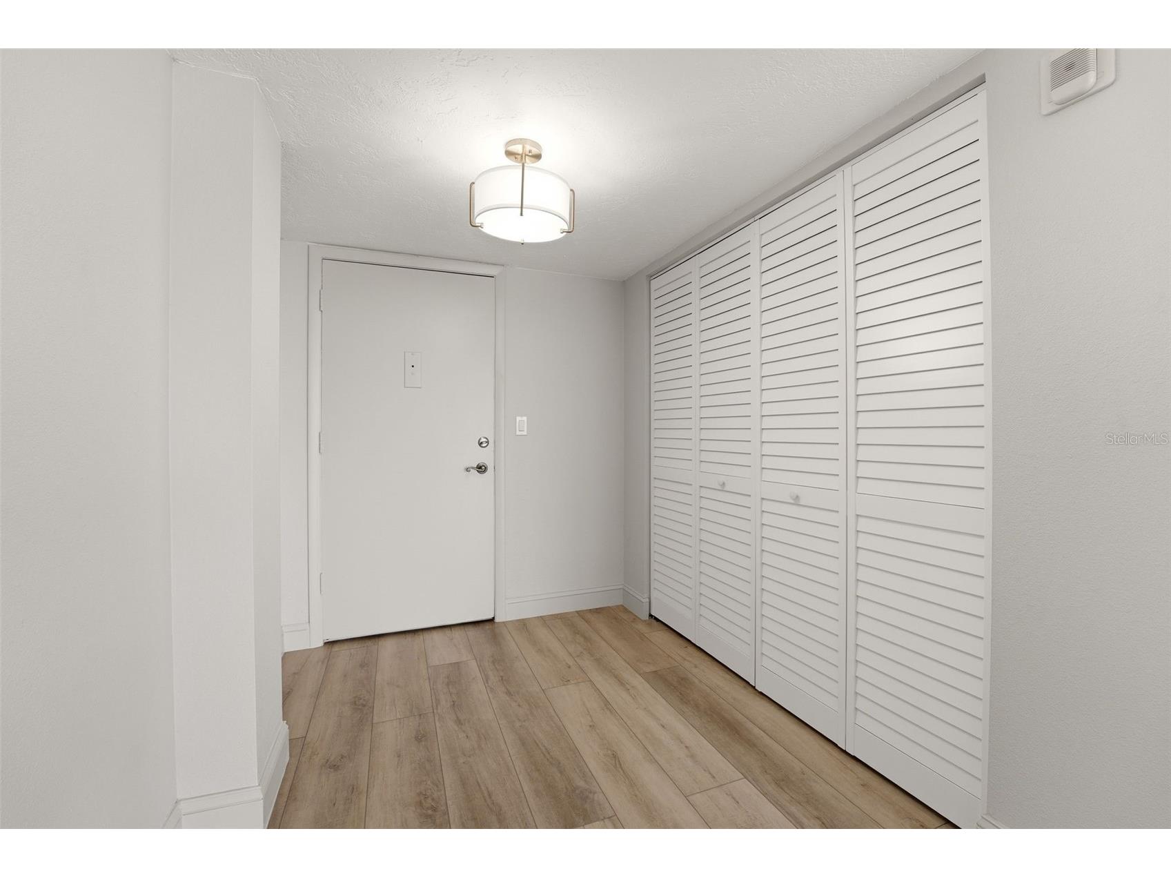 9150 Blind Pass Road #206 Sarasota FL 34242 C7526359 image4