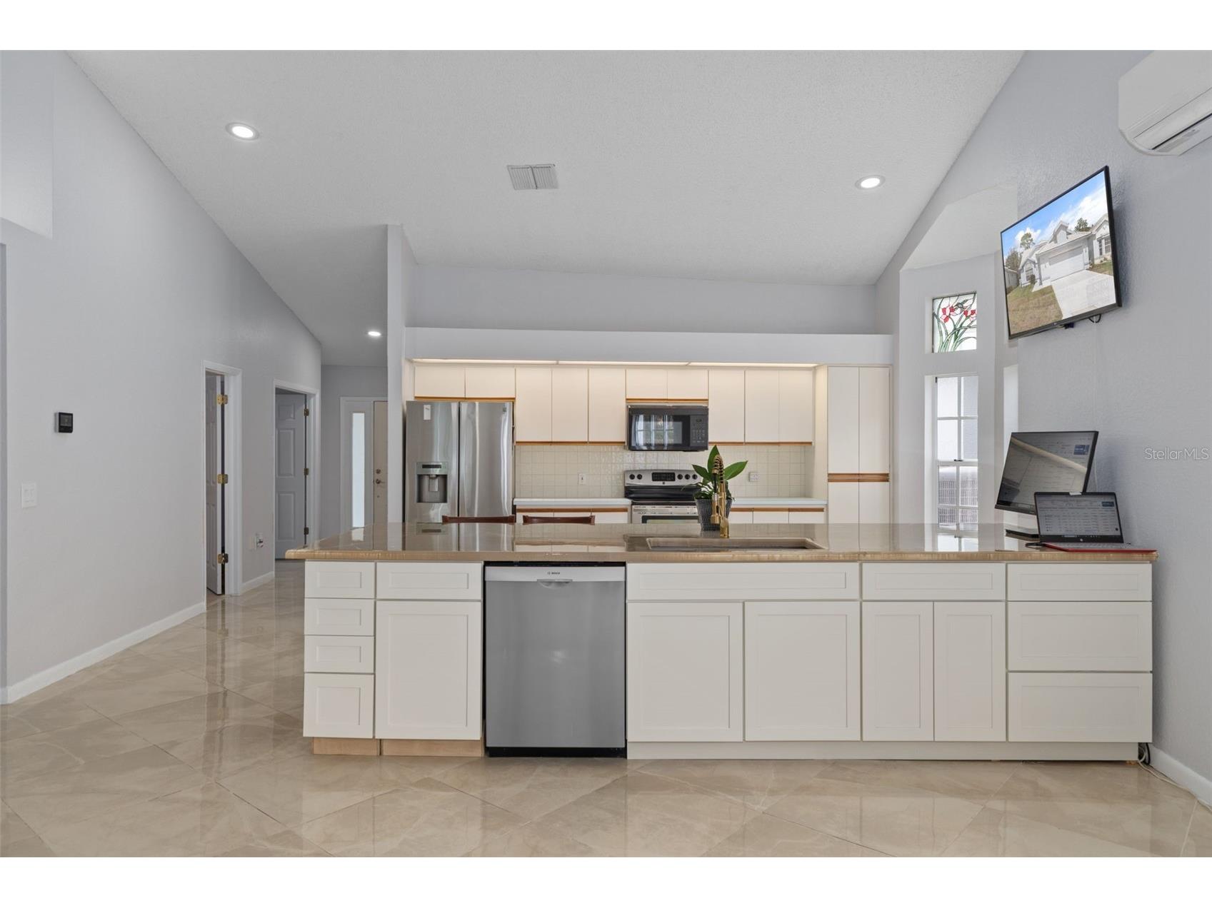 9151 Rhett Lane Weeki Wachee FL 34613 W7883582 image13