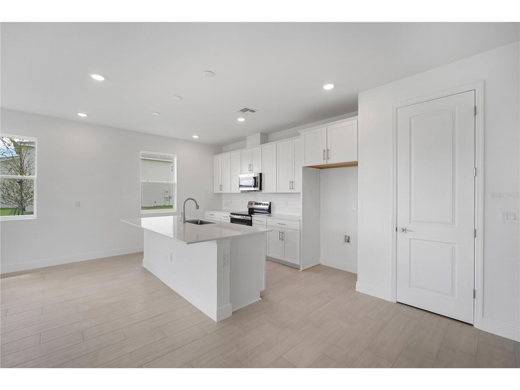 9156 Players Drive Weeki Wachee FL 34613 S5126050 image12