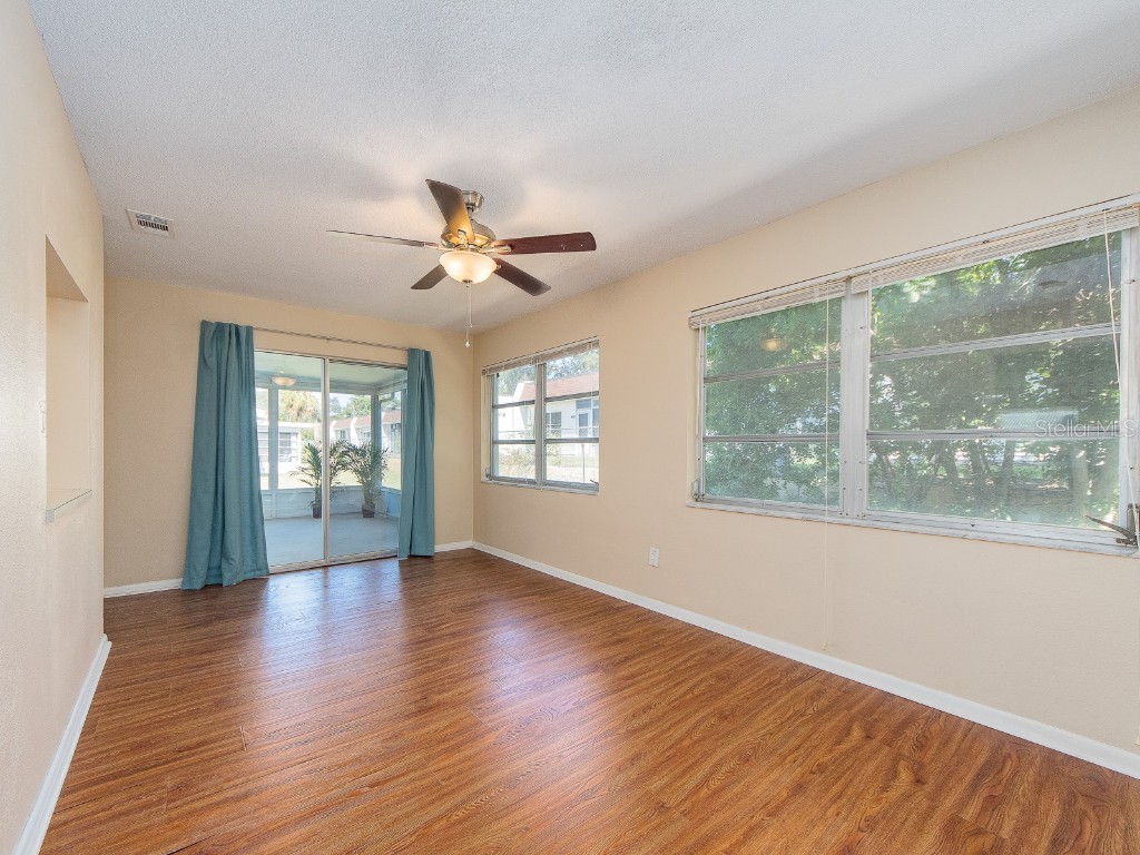 9157 140th Way Seminole FL 33776 TB8445914 image10