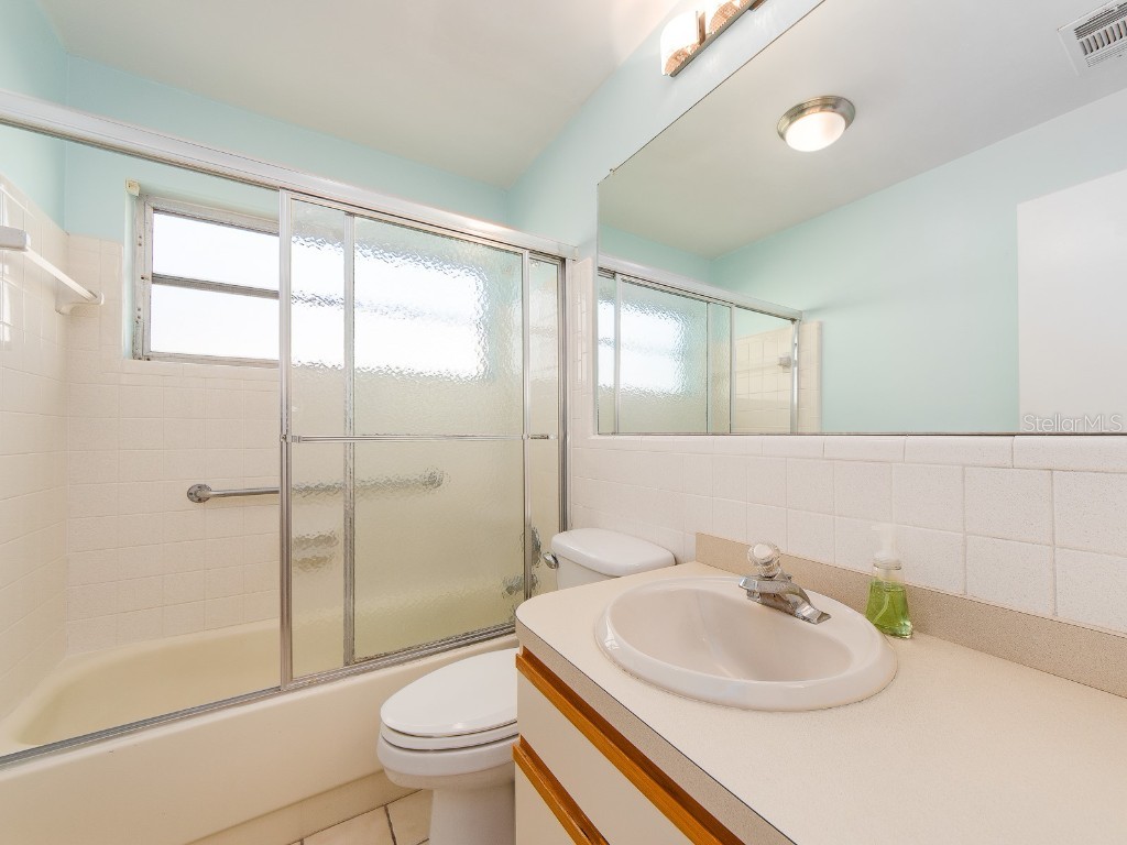 9157 140th Way Seminole FL 33776 TB8445914 image24