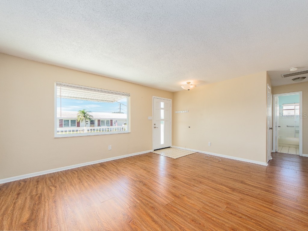 9157 140th Way Seminole FL 33776 TB8445914 image4