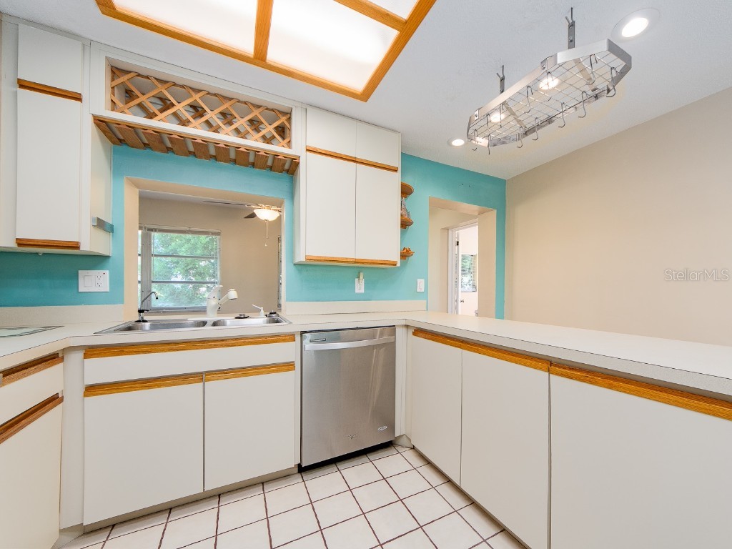 9157 140th Way Seminole FL 33776 TB8445914 image8