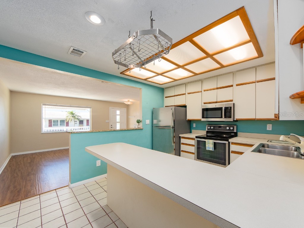 9157 140th Way Seminole FL 33776 TB8445914 image9