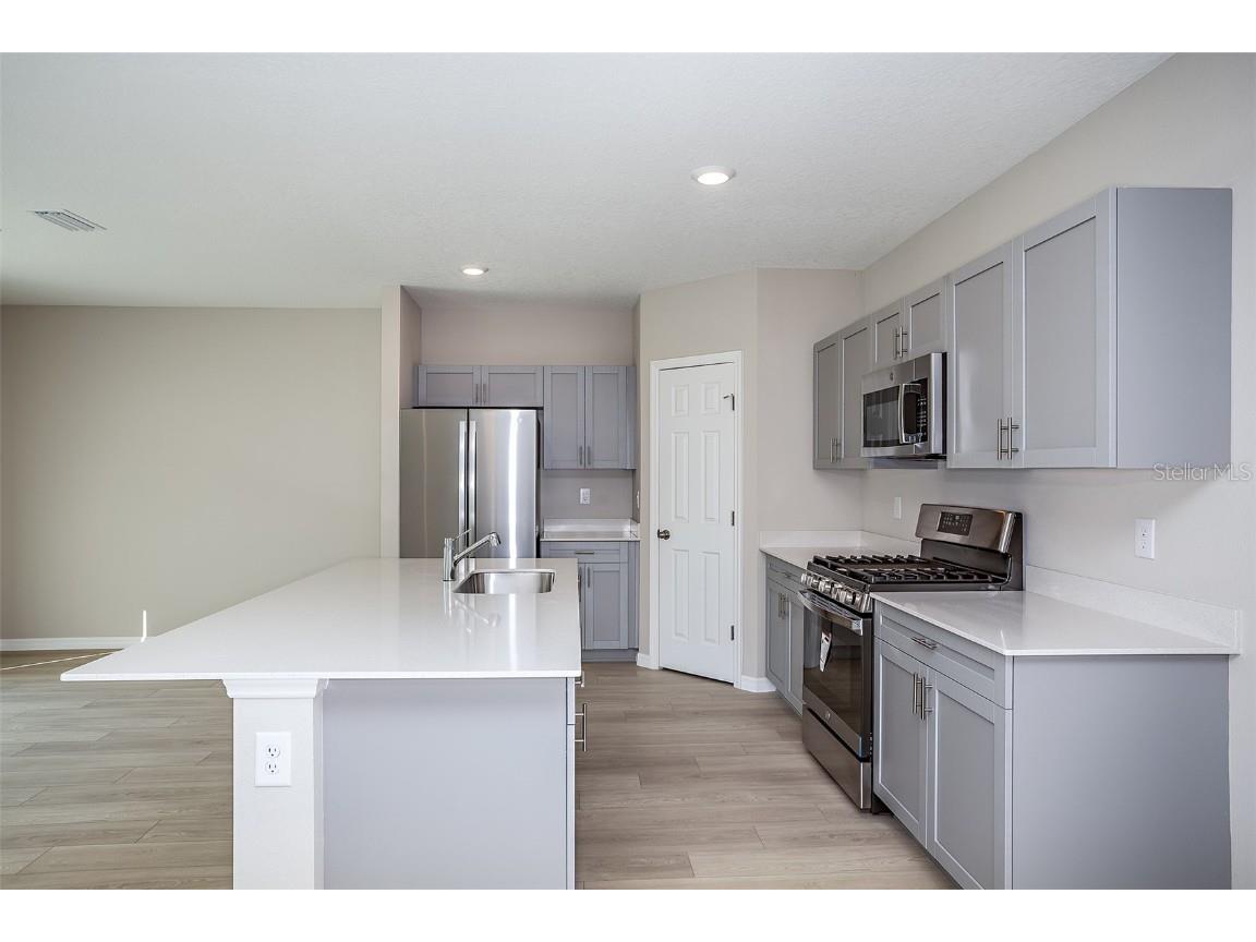 9158 Belleview Forest Pass Zephyrhills FL 33541 TB8453872 image7