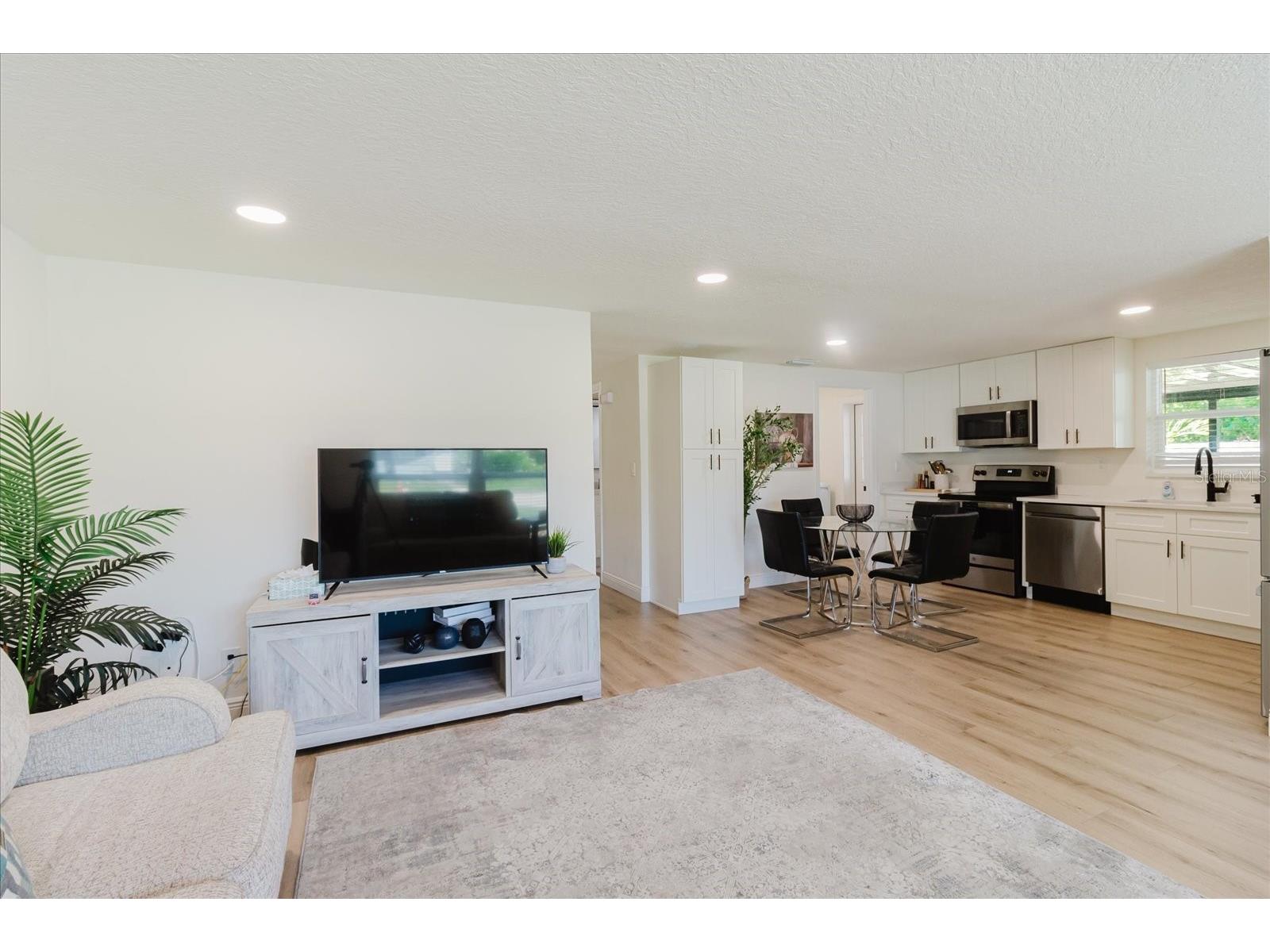 916 17th Street N Saint Petersburg FL 33713 TB8519175 image10