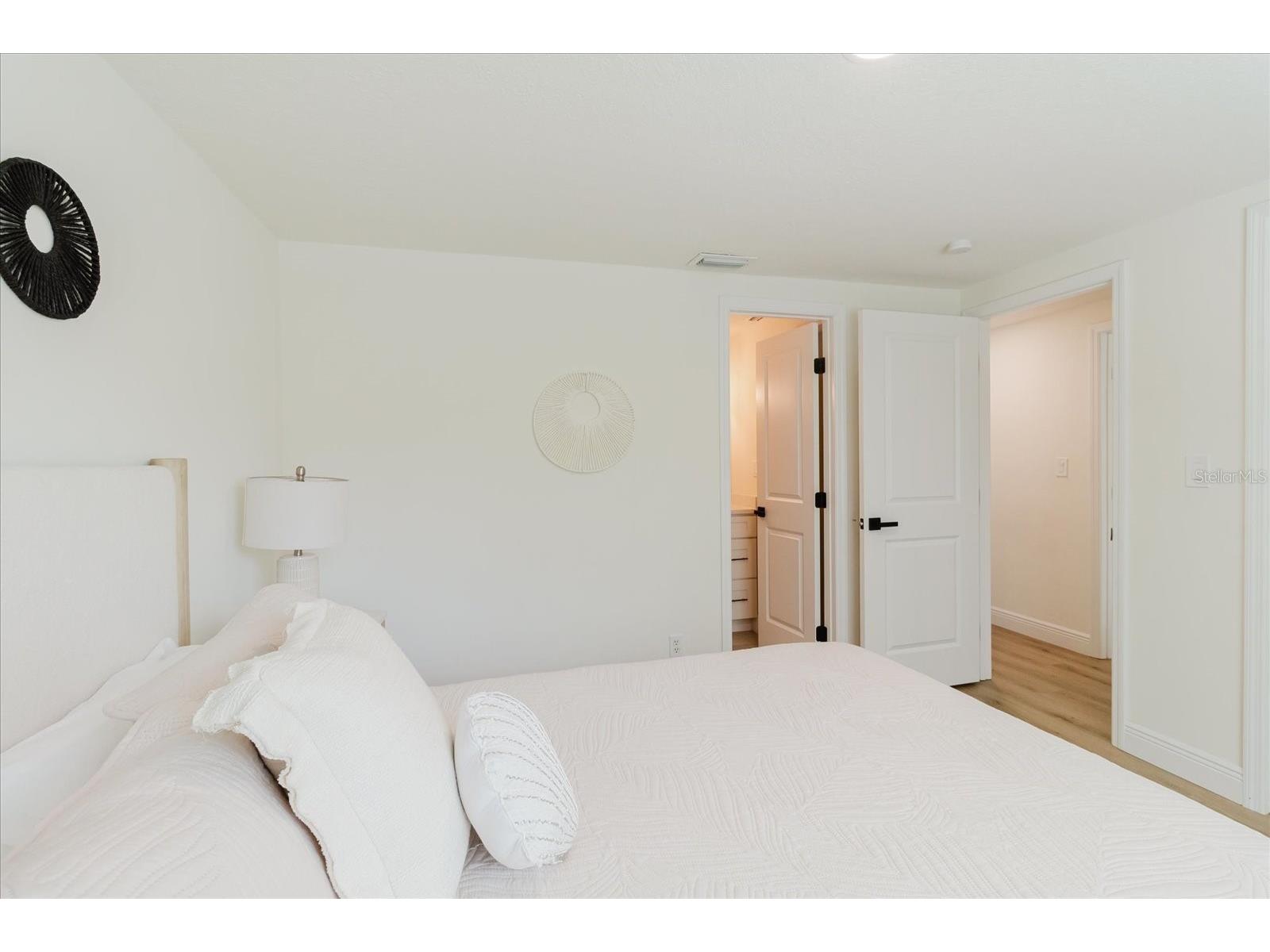 916 17th Street N Saint Petersburg FL 33713 TB8519175 image25