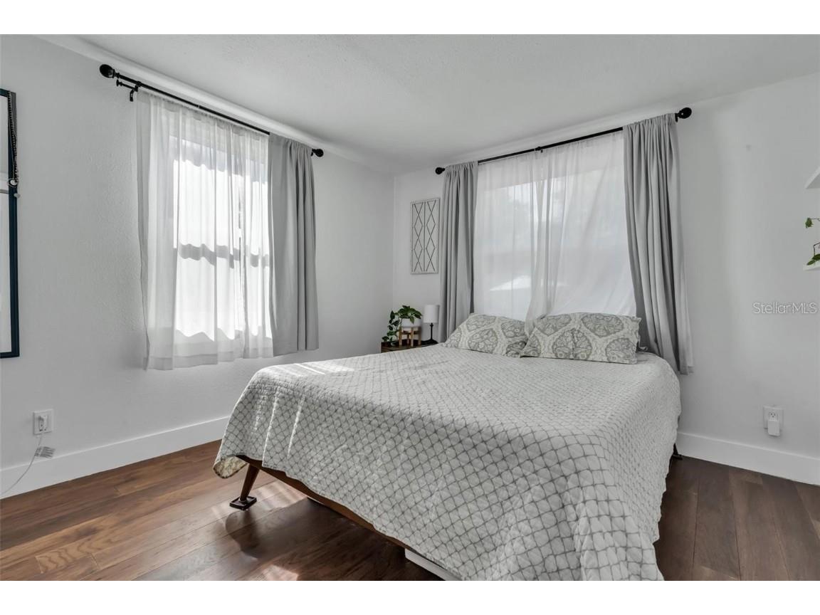 916 47th Avenue N Saint Petersburg FL 33703 TB8426459 image12