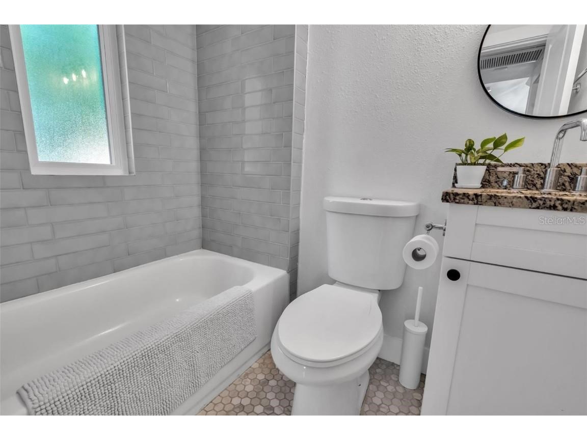 916 47th Avenue N Saint Petersburg FL 33703 TB8426459 image14