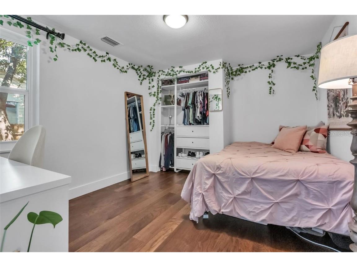 916 47th Avenue N Saint Petersburg FL 33703 TB8426459 image15