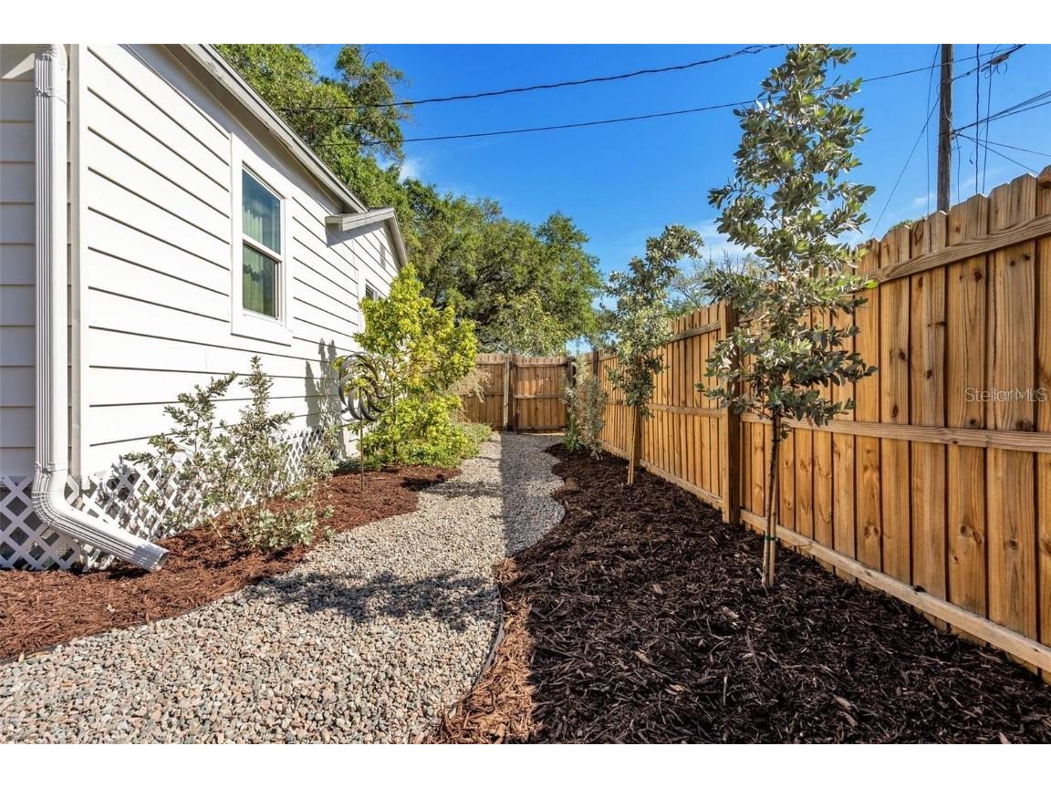 916 47th Avenue N Saint Petersburg FL 33703 TB8426459 image24