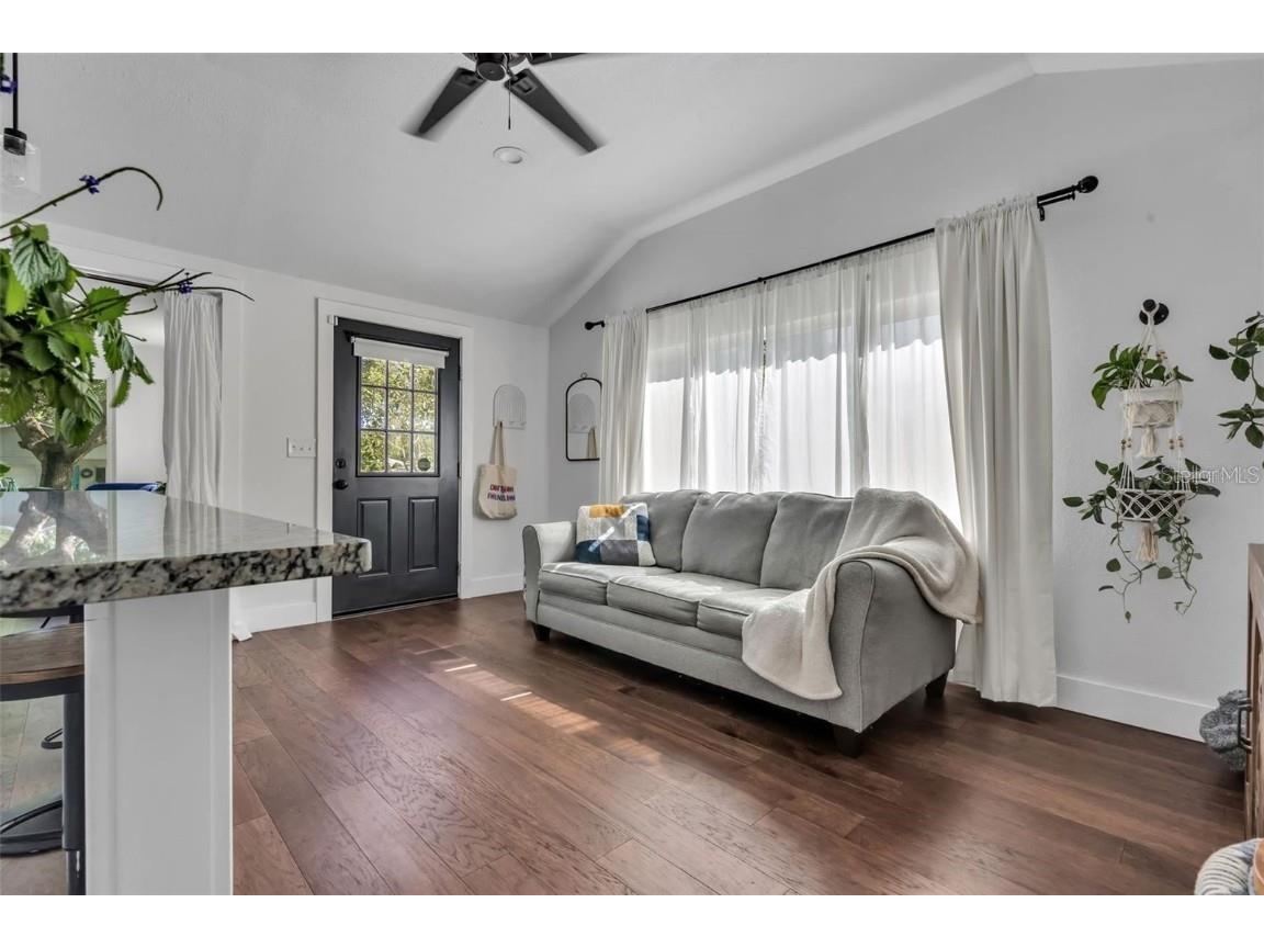 916 47th Avenue N Saint Petersburg FL 33703 TB8426459 image3