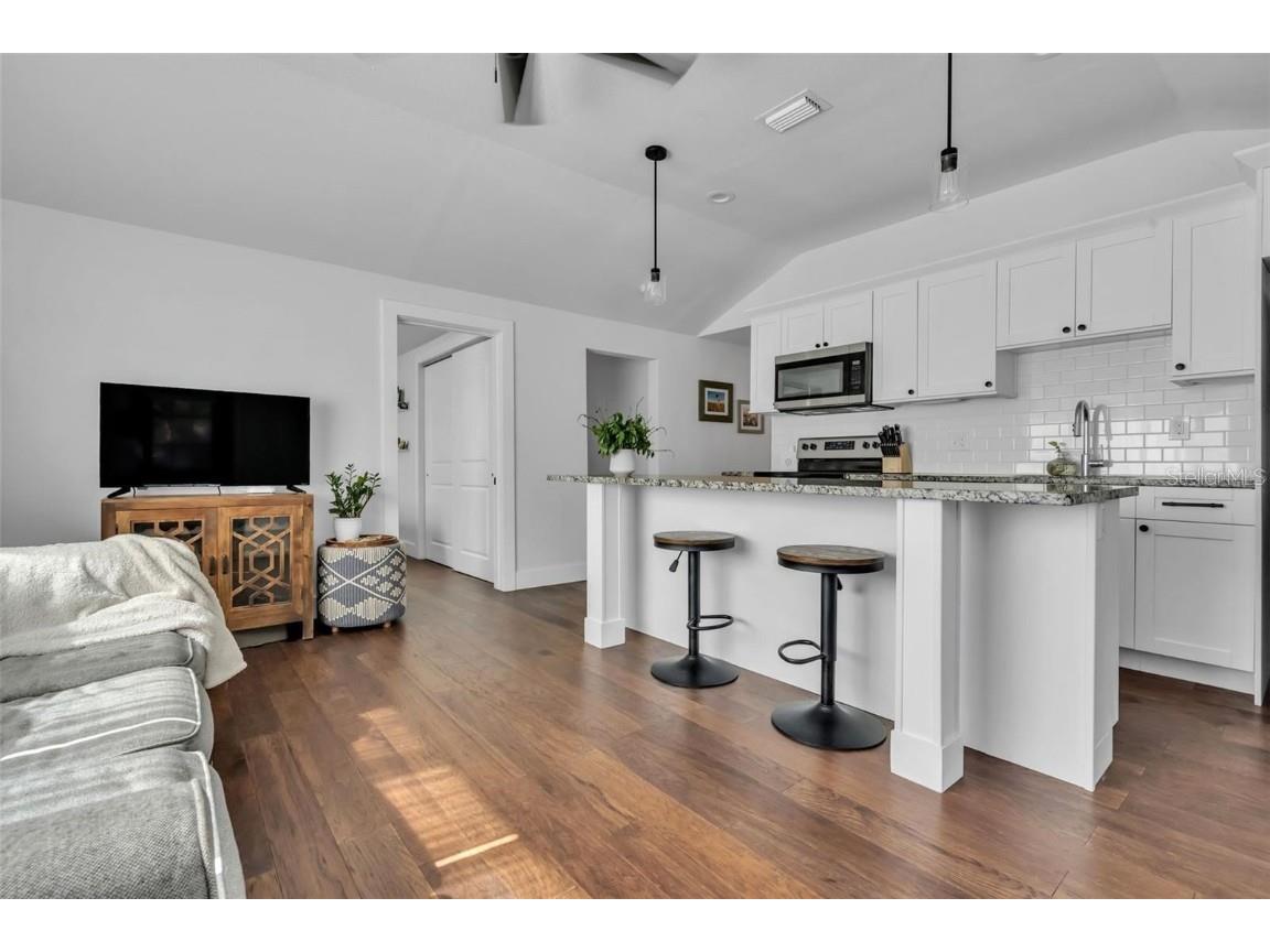 916 47th Avenue N Saint Petersburg FL 33703 TB8426459 image5