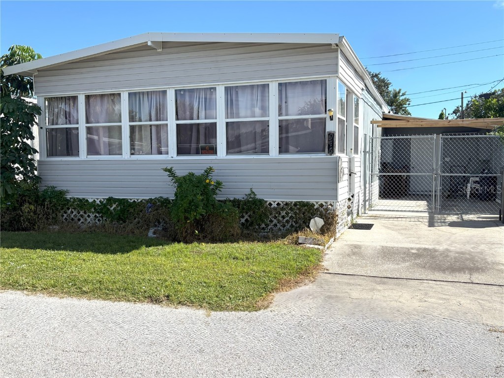 916 51st Avenue Plaza W Bradenton FL 34207 A4666506 image1