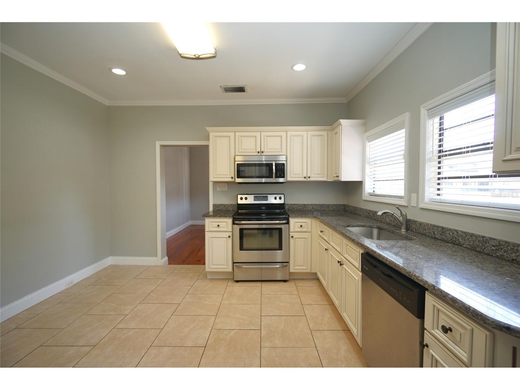 916 E 25th Avenue Tampa FL 33605 TB8500860 image3