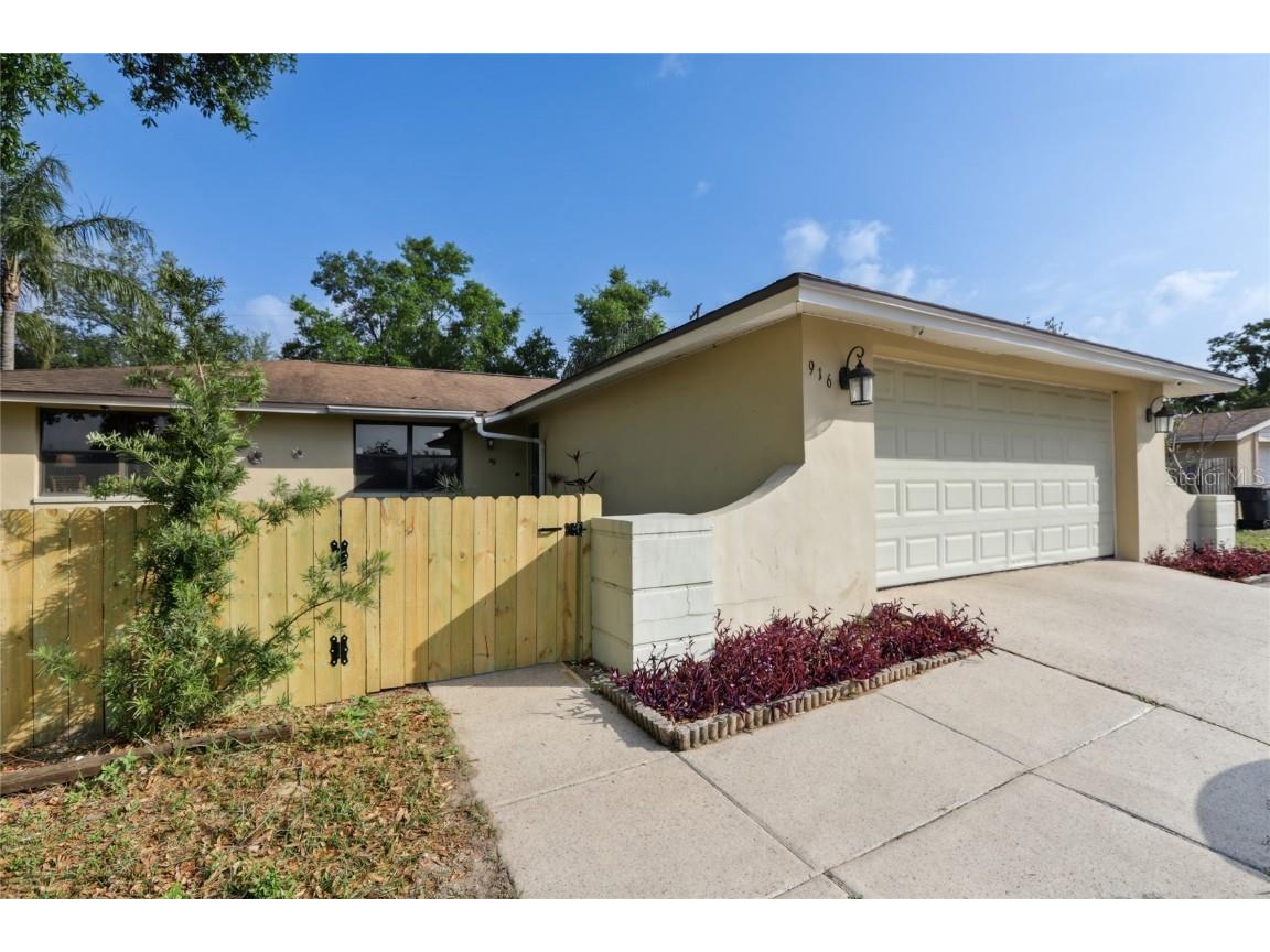 916 Hillrise Drive Brandon FL 33510 TB8365816 image1