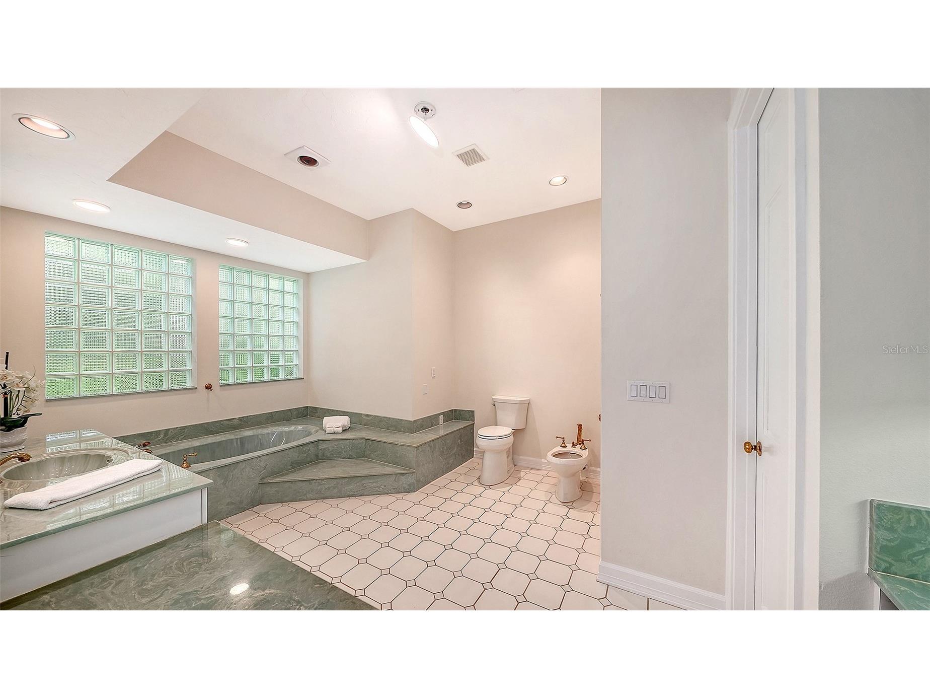 916 Macewen Drive Osprey FL 34229 A4698153 image38