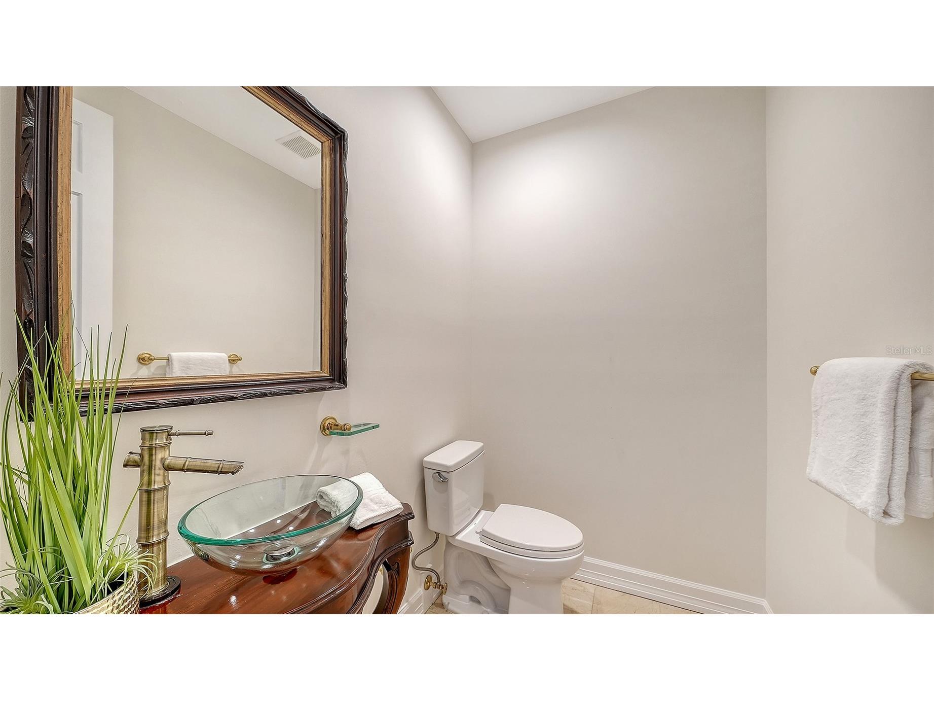 916 Macewen Drive Osprey FL 34229 A4698153 image44