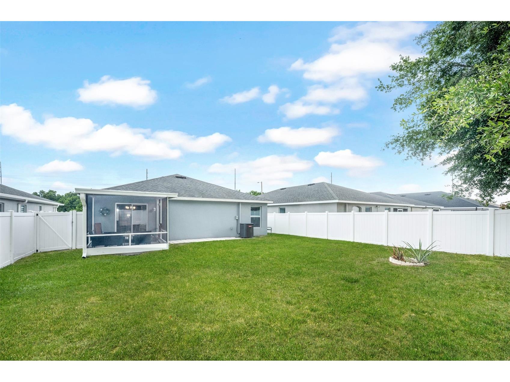 916 Orleans Drive Eagle Lake FL 33839 TB8508646 image20