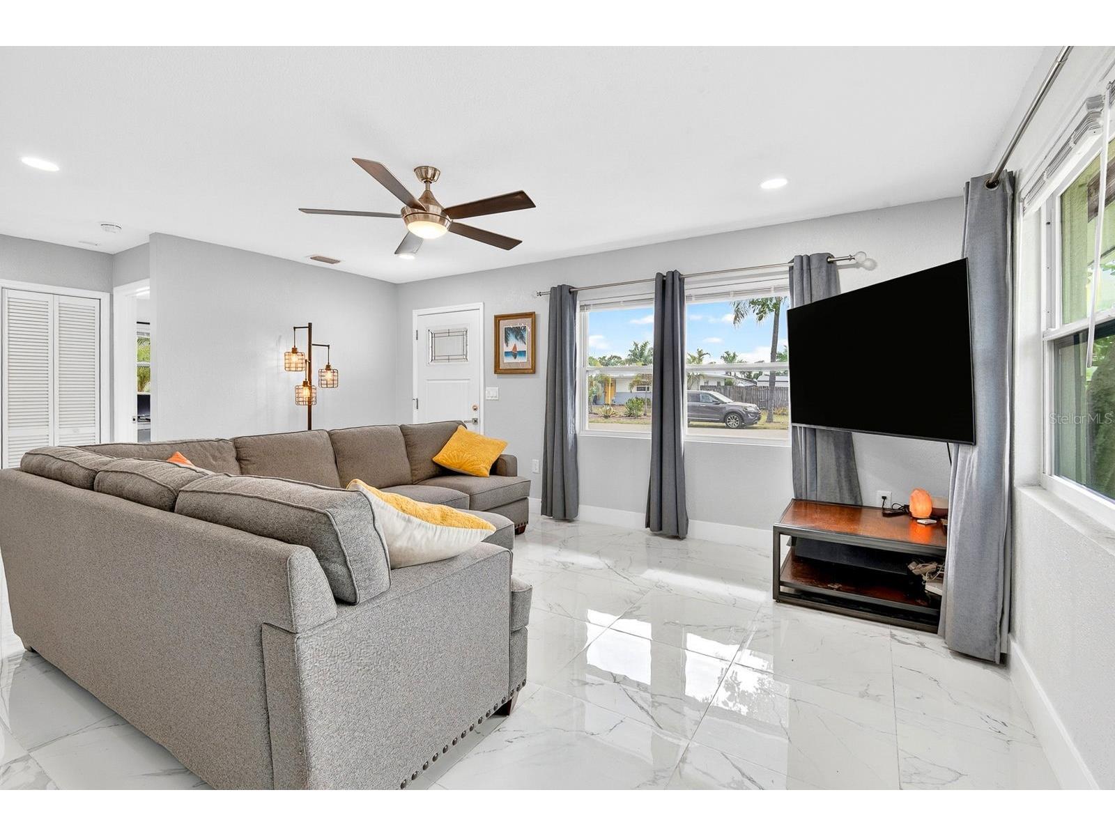 916 Pattison Avenue Sarasota FL 34237 A4693771 image12