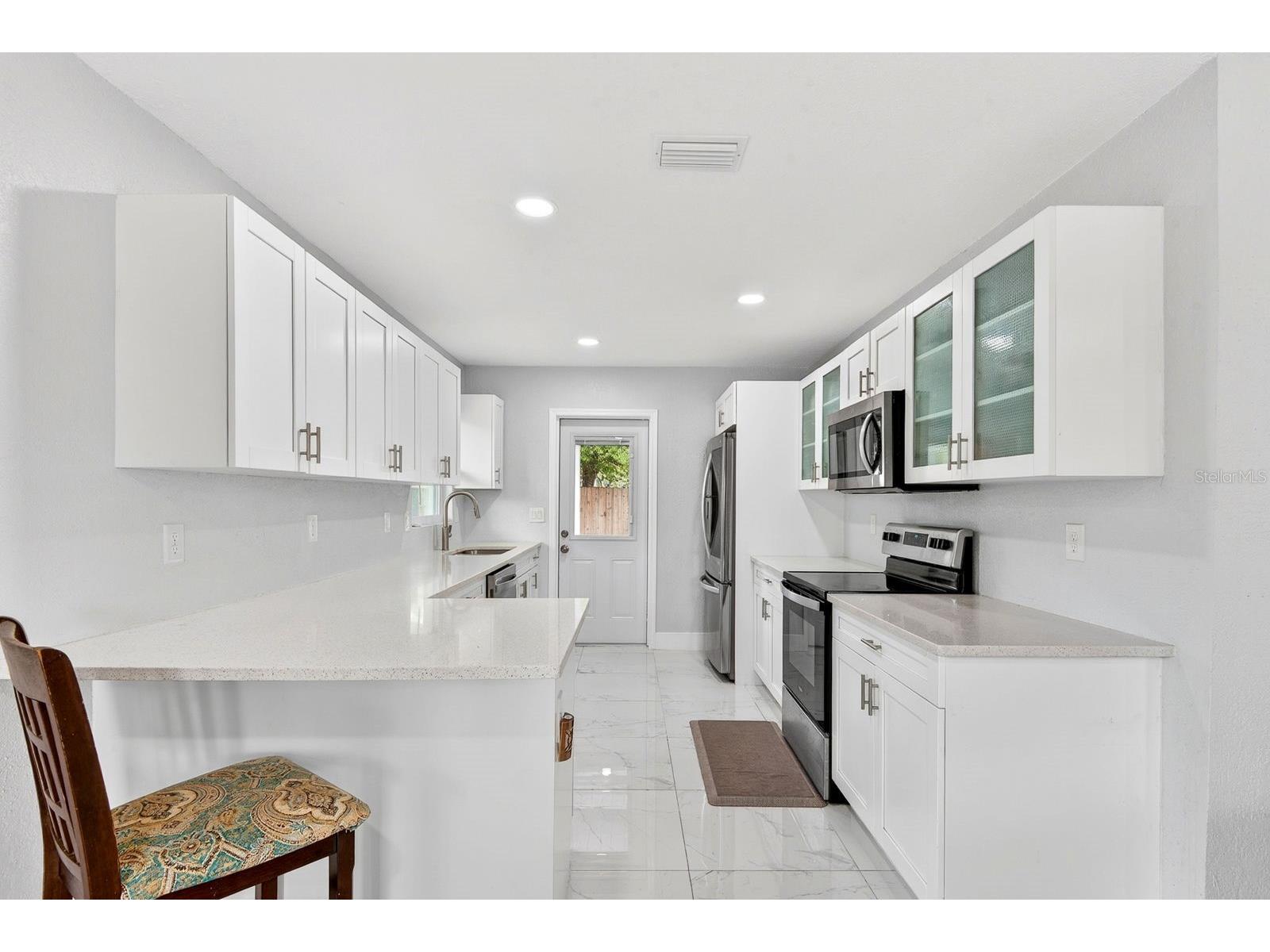 916 Pattison Avenue Sarasota FL 34237 A4693771 image15