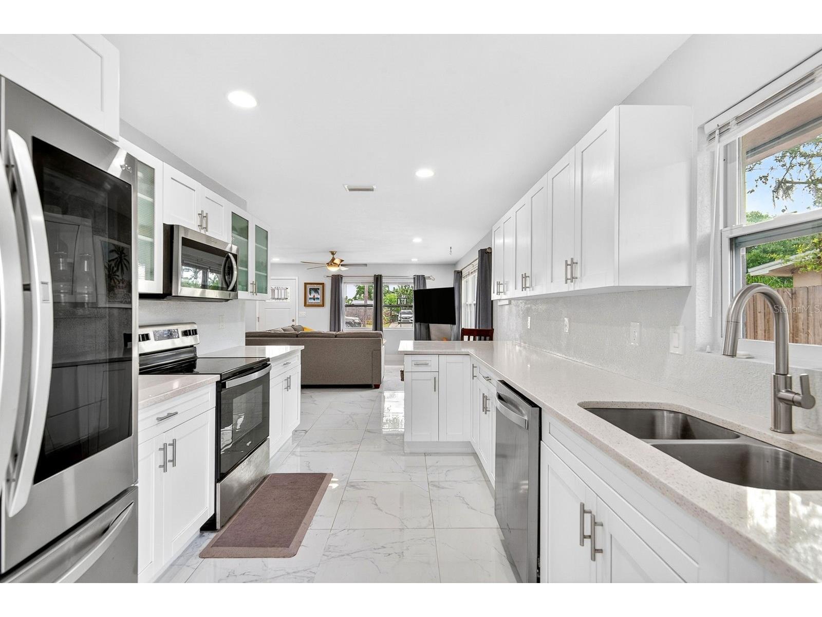 916 Pattison Avenue Sarasota FL 34237 A4693771 image17