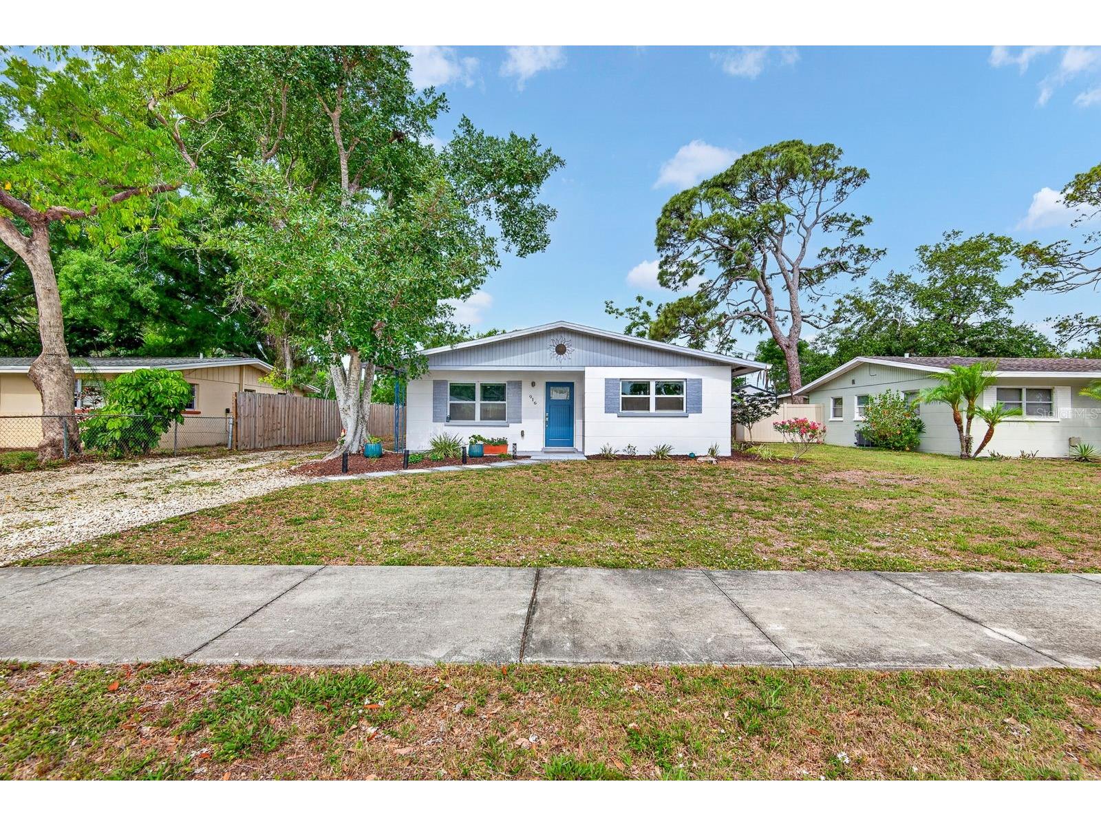 916 Pattison Avenue Sarasota FL 34237 A4693771 image3