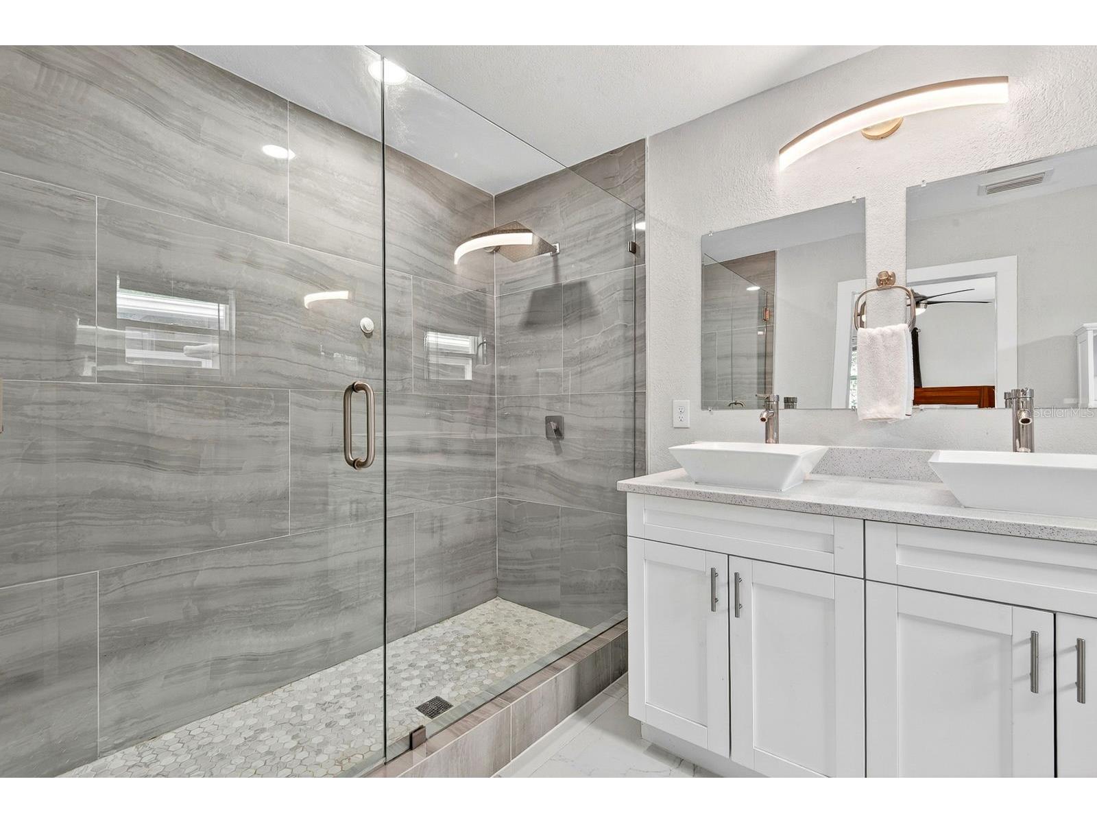 916 Pattison Avenue Sarasota FL 34237 A4693771 image31