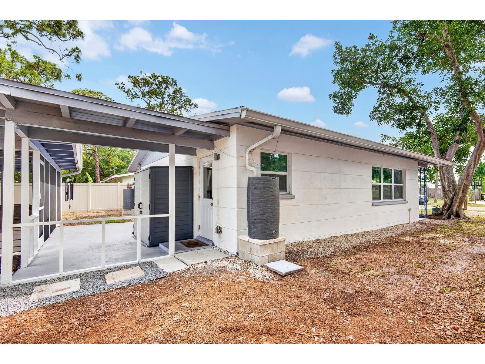 916 Pattison Avenue Sarasota FL 34237 A4693771 image38