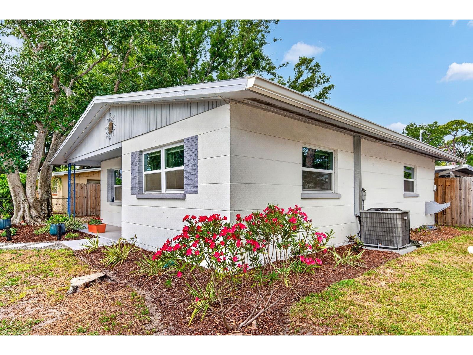 916 Pattison Avenue Sarasota FL 34237 A4693771 image6