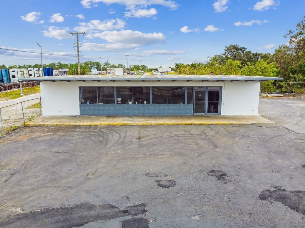 916 S Combee Road Lakeland FL 33801 P4923090 image1