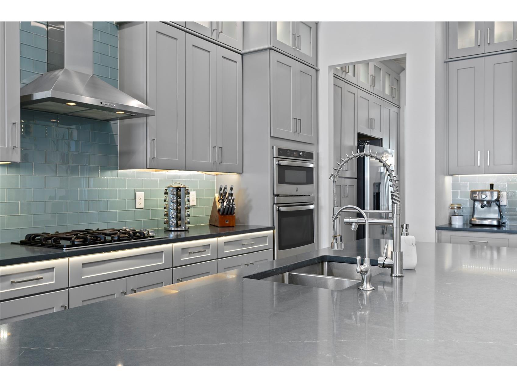 916 Seagrape Drive Ruskin FL 33570 TB8488564 image19