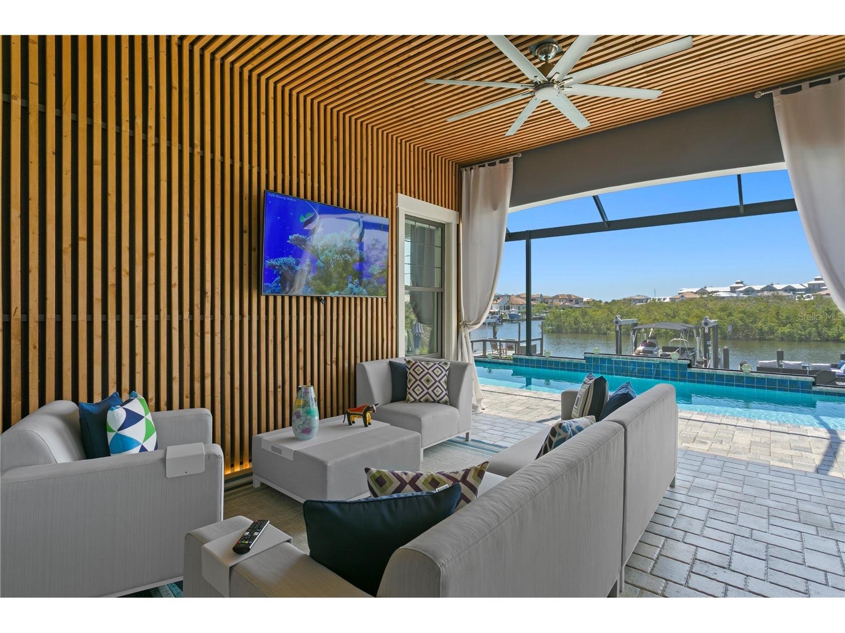 916 Seagrape Drive Ruskin FL 33570 TB8488564 image32