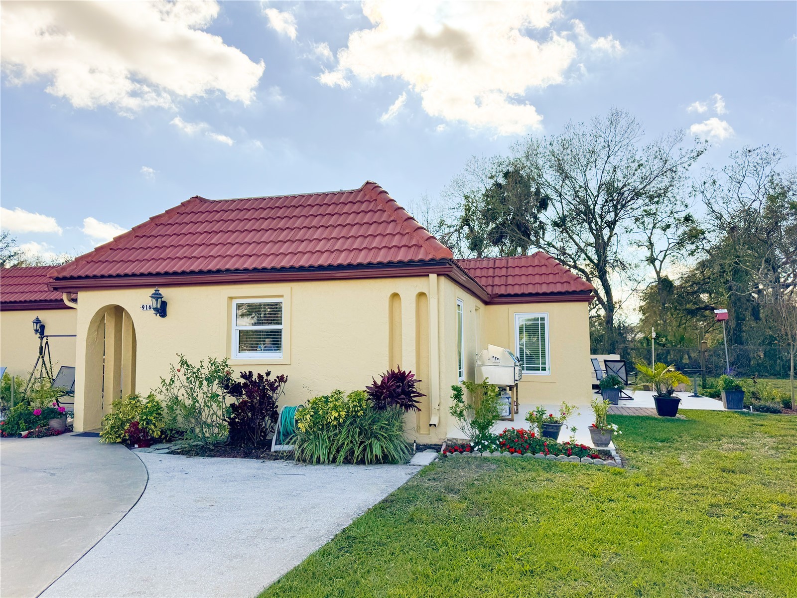 916 W Faith Circle Bradenton FL 34212 - MANATEE RIVER A4642399 image1