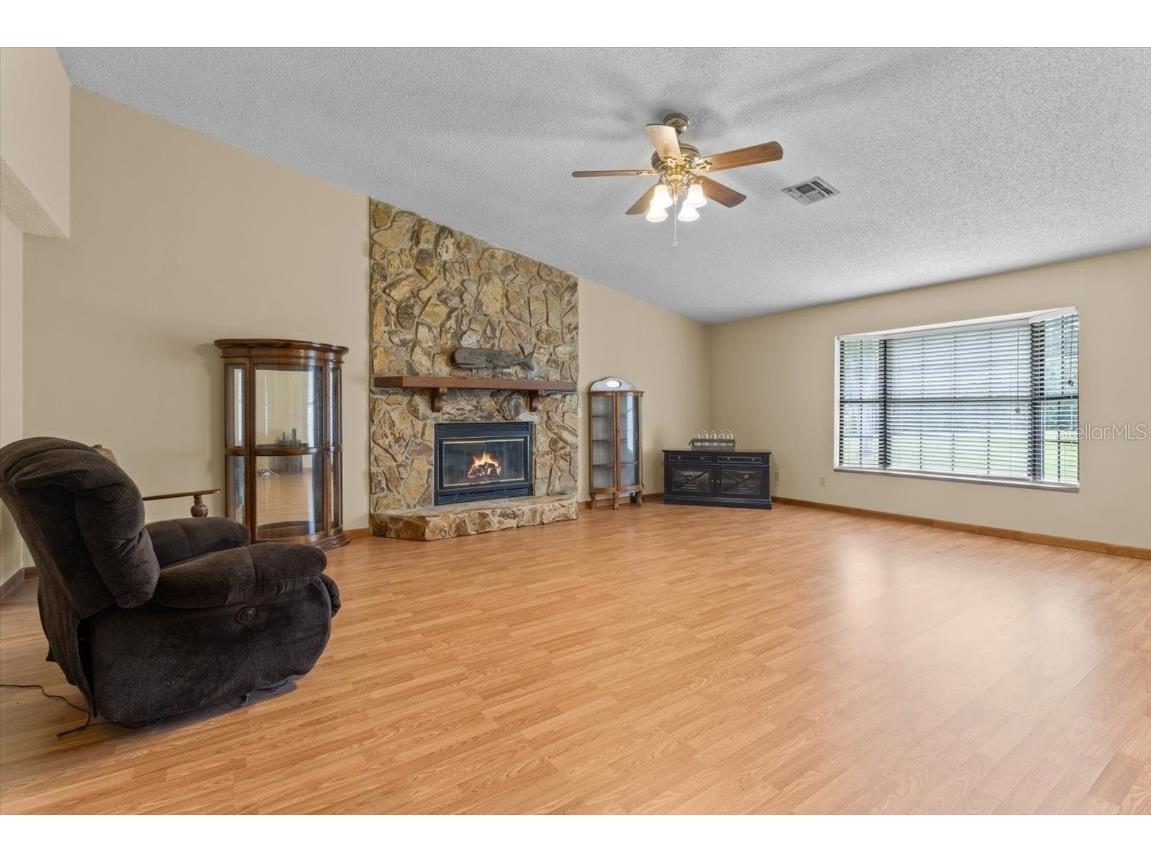 916 Whiteway Drive Brooksville FL 34601 W7877264 image10